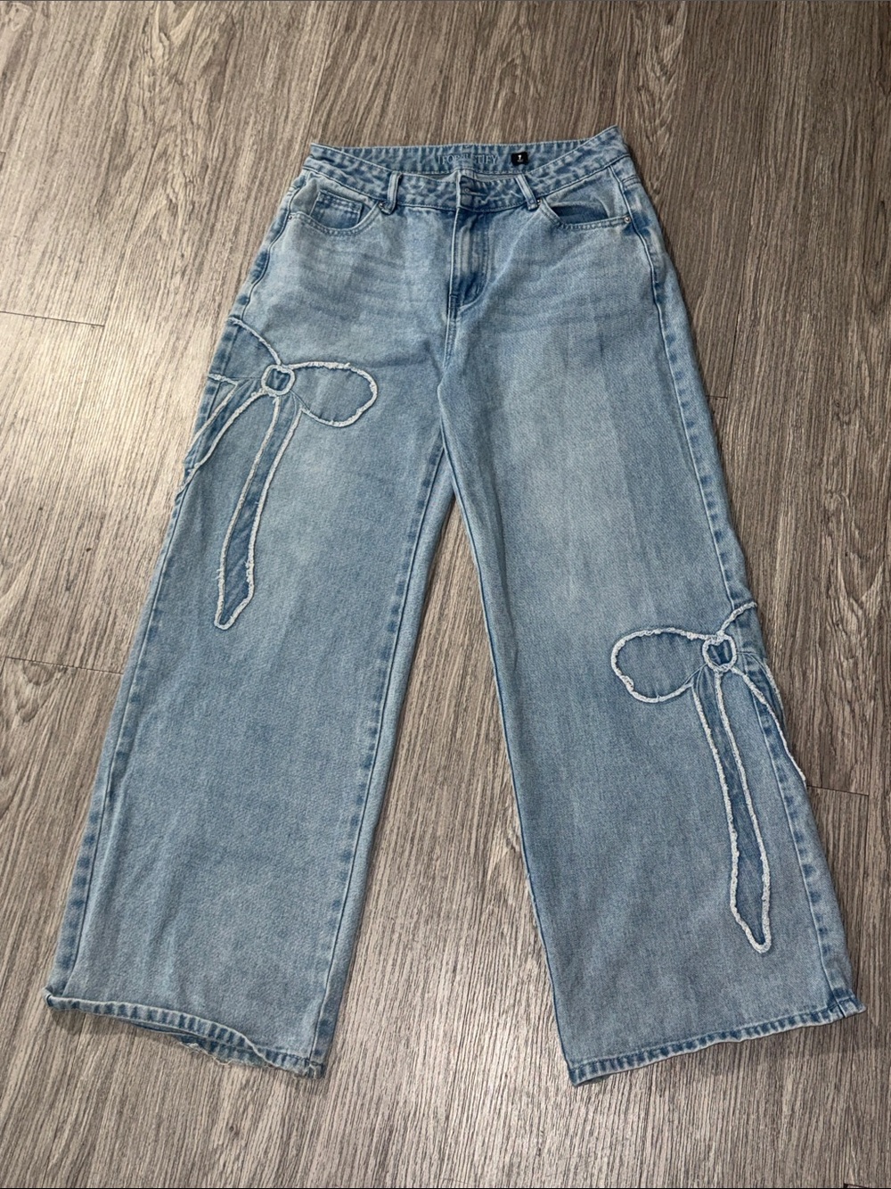 J for Justify Y2K Light Blue Wide-Leg Jeans with Bow Appliqués Size 7